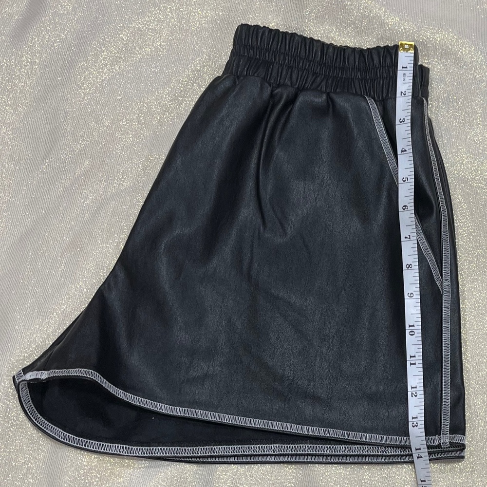 Ladies Shorts - Picture 4 of 4